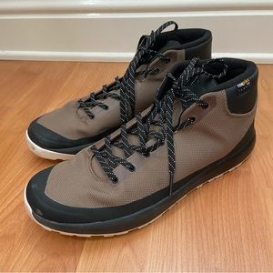 Salomon Men’s Acro Chukka Outdoor Gorpcore Shoes Size 11